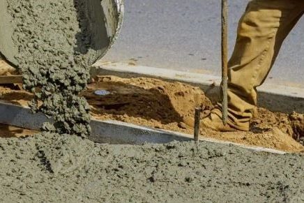 اهمیت افزودنی‌های بتن: نوع و کاربرد آن‌ها